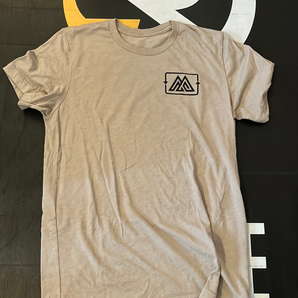 Misfit Athletics tee medium